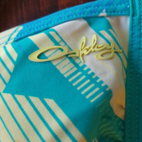 Oakley Swimsuit and Boardshorts - Picture 3 of 5